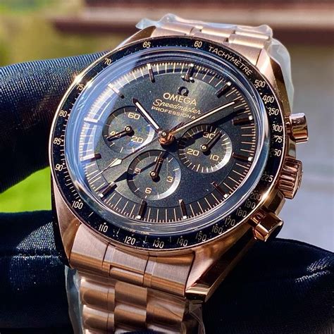 which omega speedmaster to buy